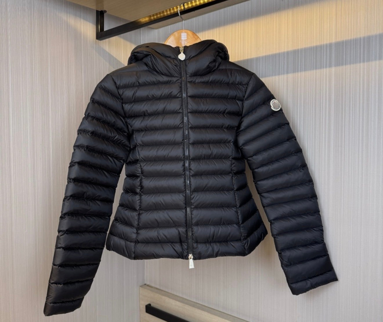 MONCLER IGE JACKET BLACK / WHITE